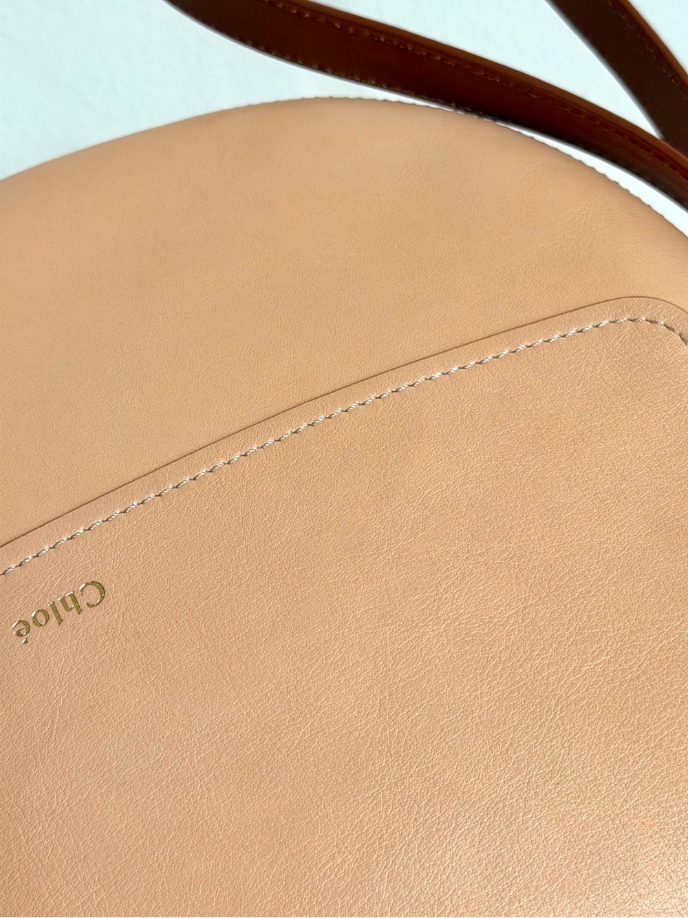 Chloe Kiss Sandy Beige Leather Hobo Bag - Picture 12 of 16